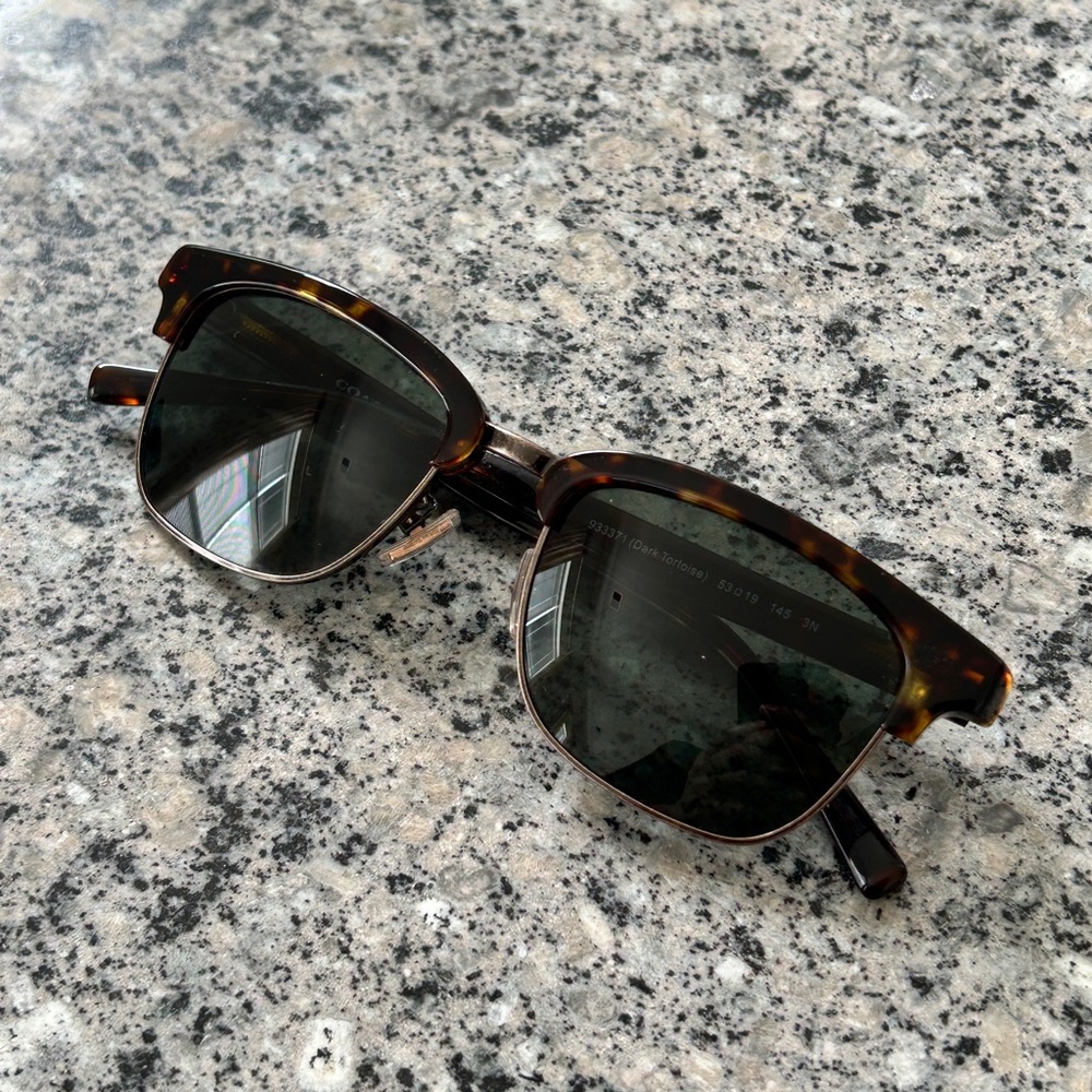 Chic Tortoise Shell Sunglasses